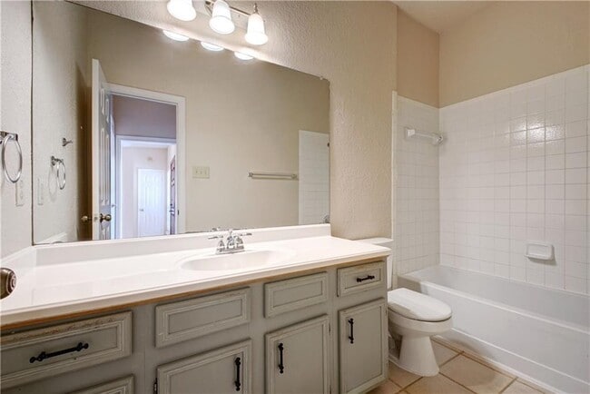 Building Photo - 1713 Woodwind Ln