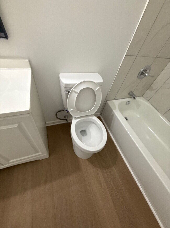 Building Photo - Fully Renovated Spacious 3BR in South Memphis – Section 8 Welcome