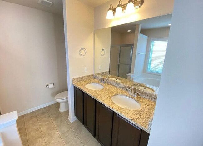 Building Photo - 847 Dovefield Ln