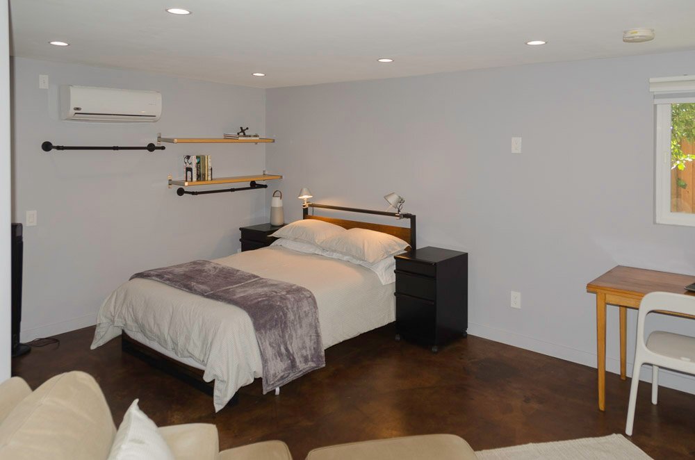 Building Photo - 22054 De La Guerra St