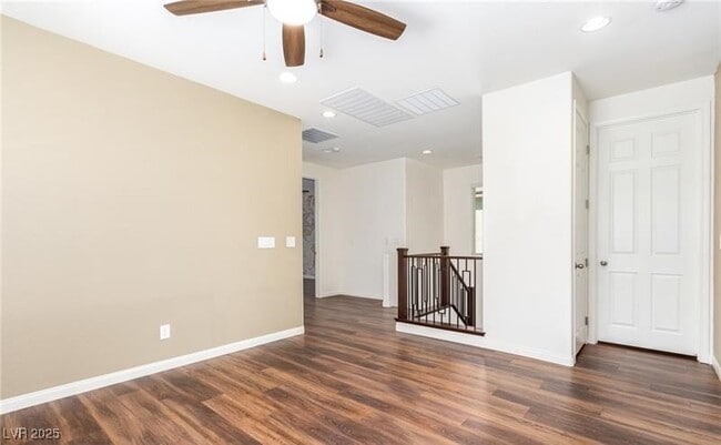 Building Photo - 12556 Skylight View St