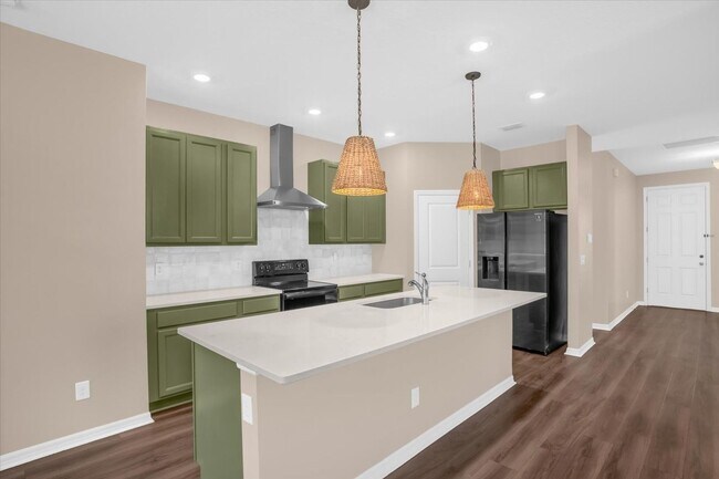 Building Photo - 591 Steerview St