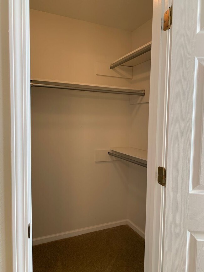 Building Photo - 3bed/2bath Home with Fenced Backyard in Valley View Schools!!!!!!