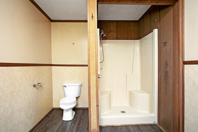 Building Photo - 554 Cox Ln
