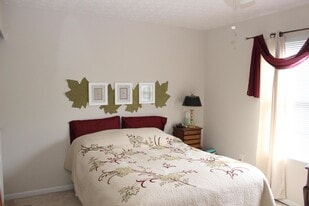 Building Photo - 96 Arrowfeather Ln