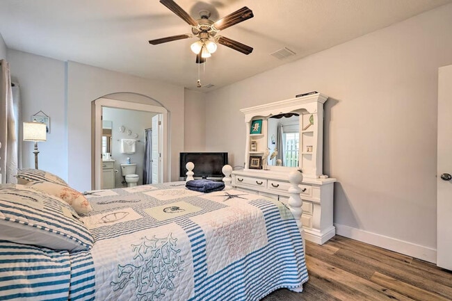 Building Photo - 3723 Tiki Dr