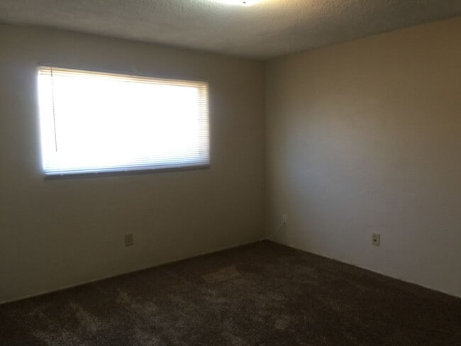 Building Photo - 3 Bdrm, 2 Bath by Thompkins Elementary School