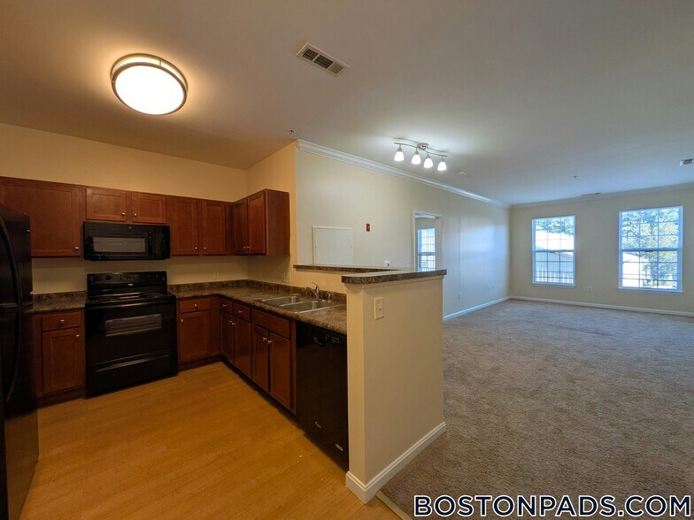 Building Photo - 311 Lowell St