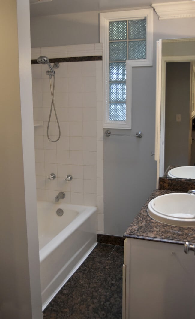 Building Photo - Charming Updated 1955 Rambler – 3 Bed, 2 B...