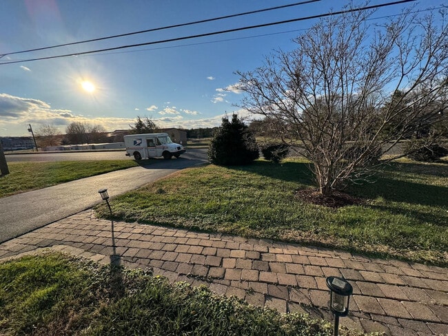 Building Photo - 10417 S Grant Ave