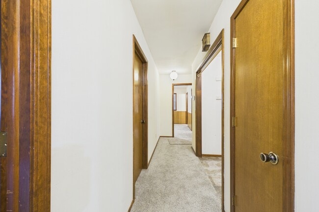 Building Photo - 706 Elizabeth Dr