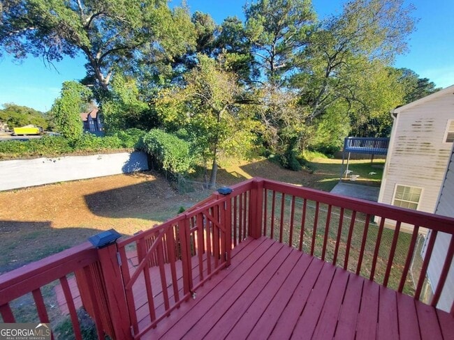 Building Photo - 5450 Twin Lakes Dr