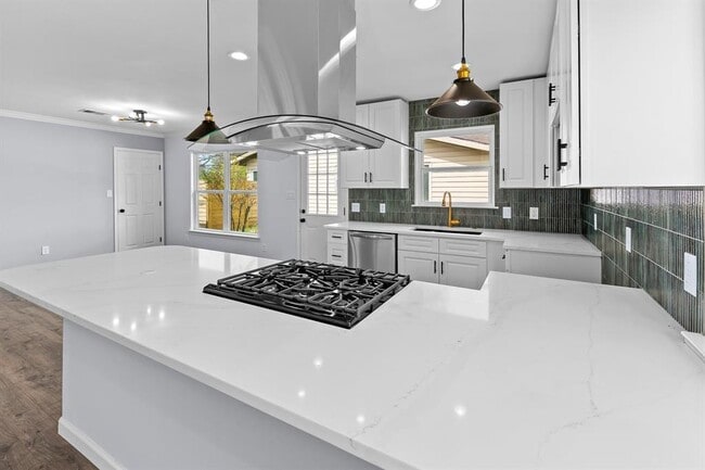 Building Photo - 1307 Yorkshire Dr