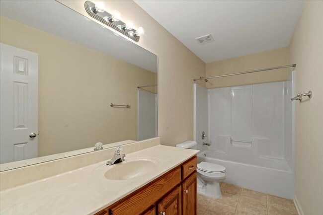 Building Photo - 20 Pine Meadows Ln