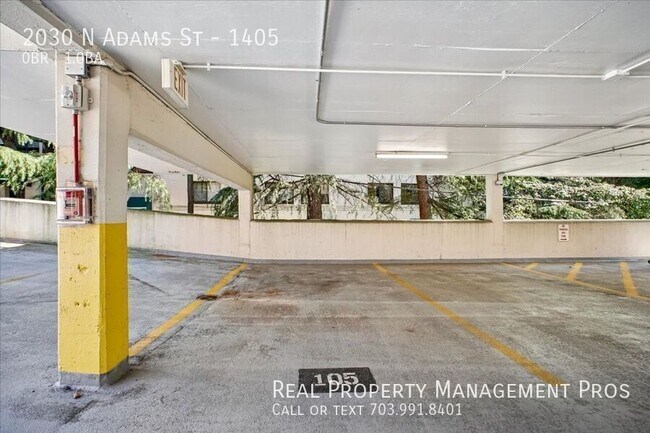 Building Photo - 2030 N Adams St
