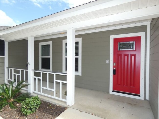 Building Photo - 2016 Salamanca St