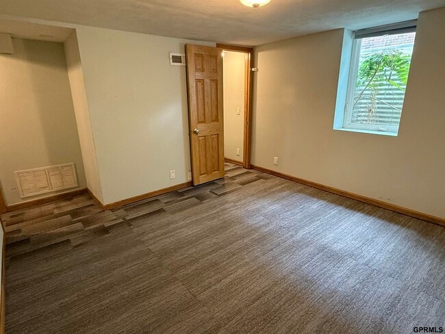 Building Photo - 824 N 47th St