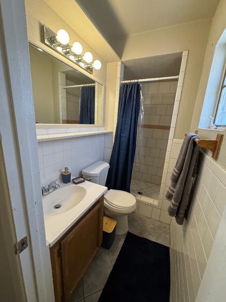 Building Photo - 608 Alicia Dr
