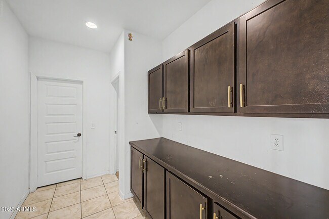 Building Photo - 5066 N 79th Ln