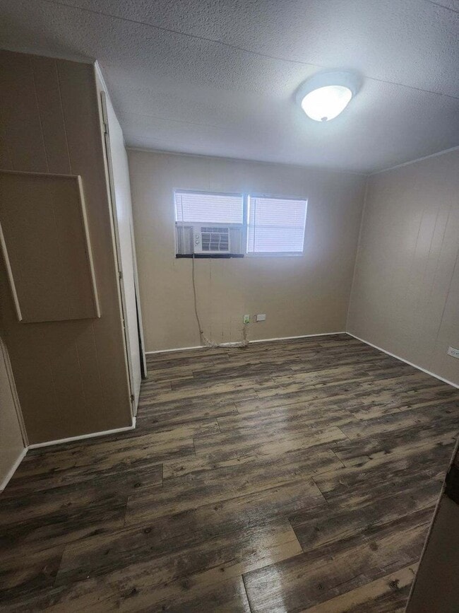 Building Photo - Two Bedroom One Bath Manufactured Home