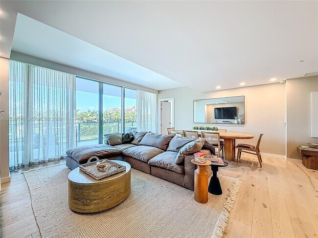 Building Photo - 350 Ocean Dr