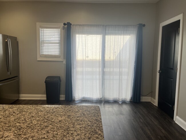 Building Photo - 77 Emanuel Ct