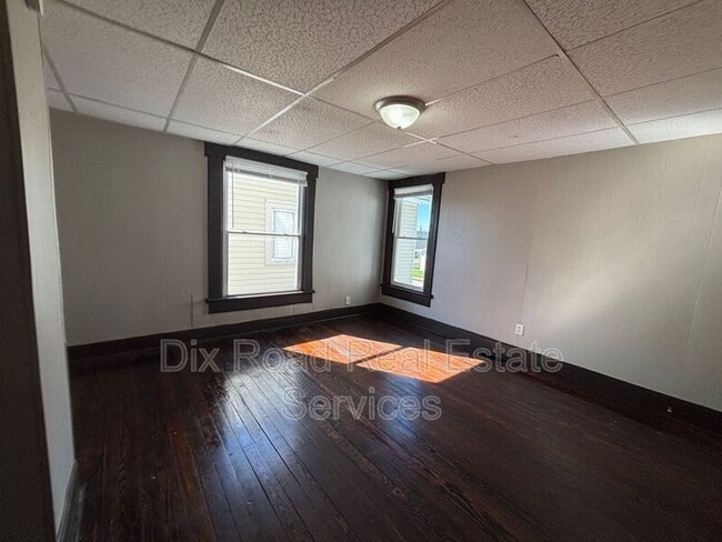 Building Photo - 526 Brandt St