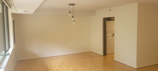 Dining Area - 3709 S George Mason Dr