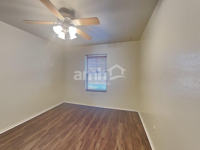 Building Photo - 11652 N 151st Ln