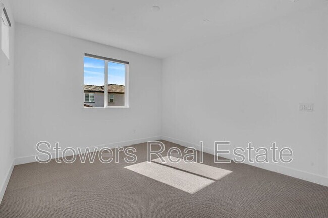 Building Photo - 176 Raven Cir