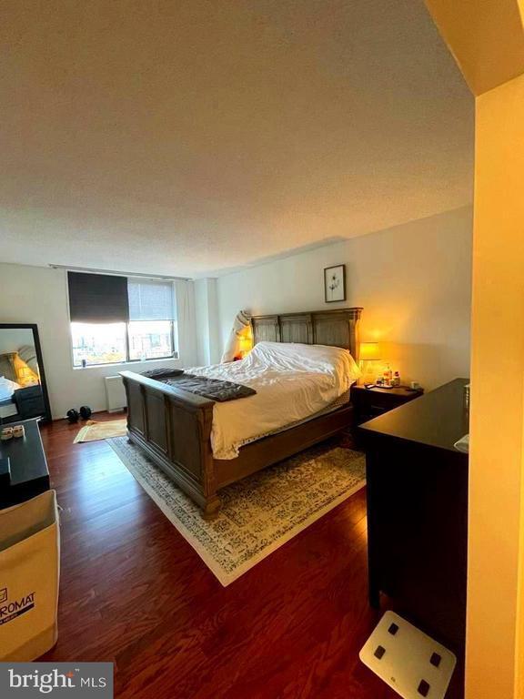 Building Photo - 3705 S George Mason Dr