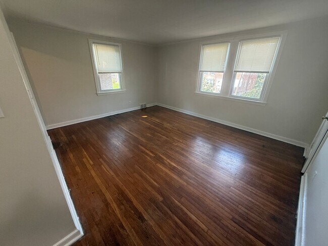 Building Photo - 3830 Berkley Ave