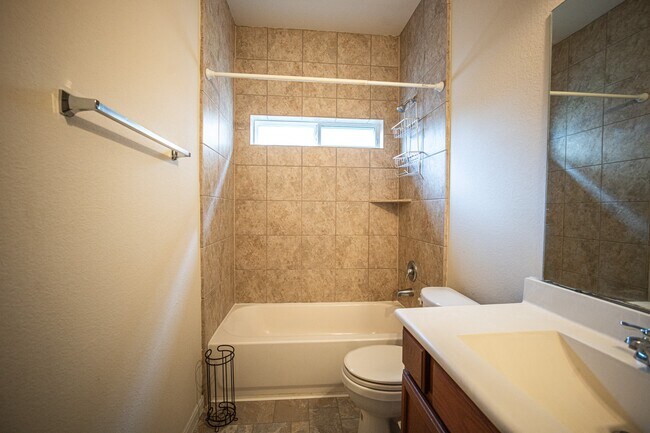 Building Photo - 4138 Falvel Shadow Creek Dr