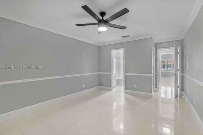 Building Photo - 7108 Laurel Ln