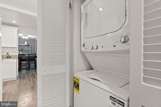 Building Photo - 3352 Huntley Sq Dr