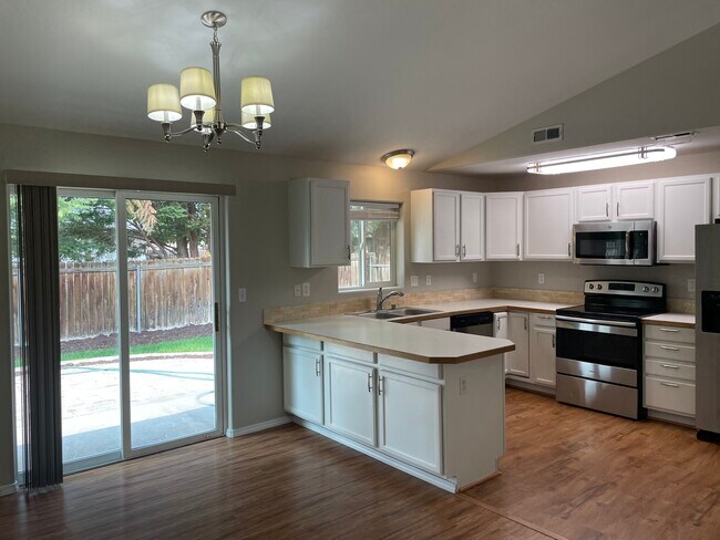 Building Photo - 4884 Thrush Ln