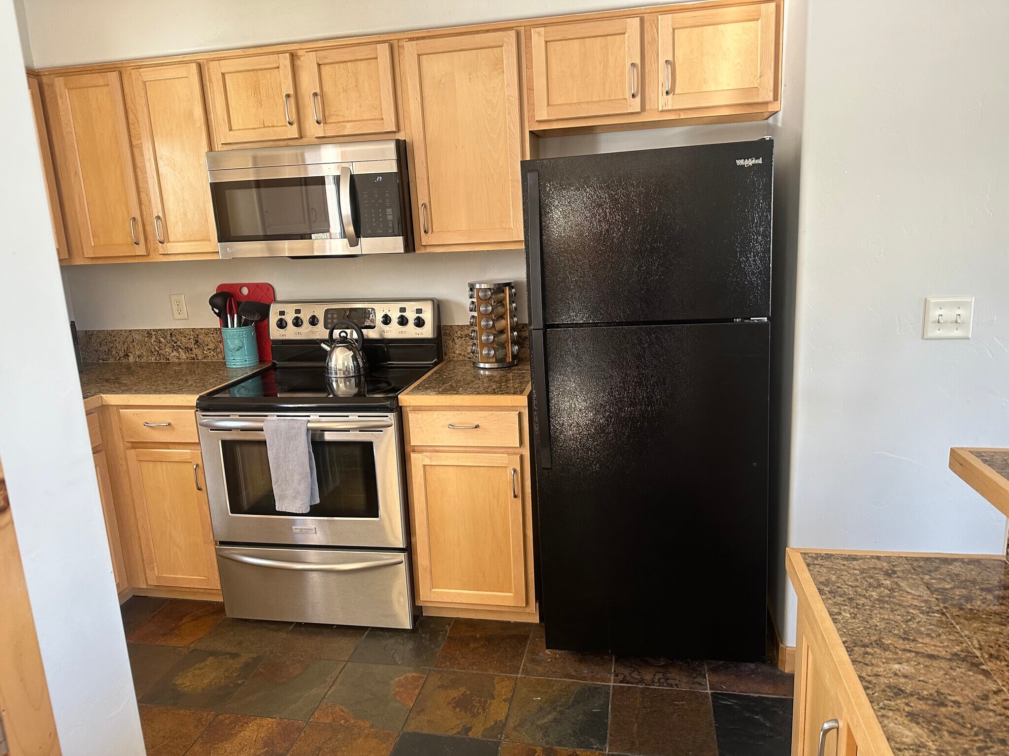 Building Photo - 424 Wolf Park Ln