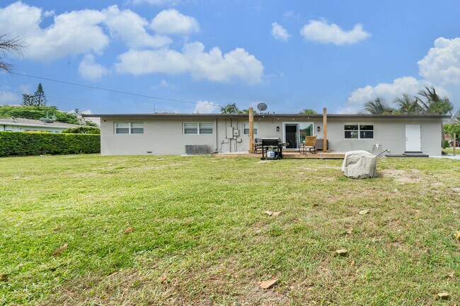 Building Photo - 1701 Boardman Ave