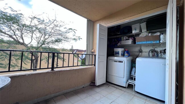 Building Photo - 10835 NW 7th St