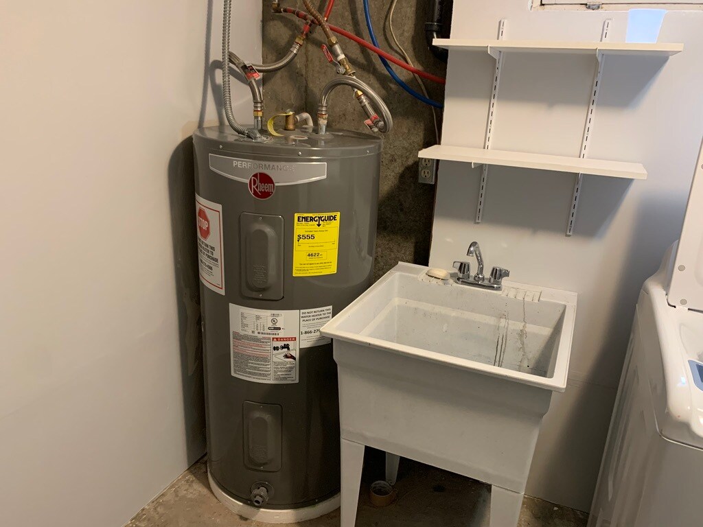 Downstairs washroom - 3224 E 21st Ave