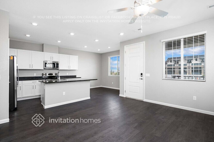 Building Photo - 24347 E Montana Ave