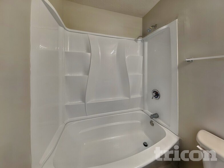 Building Photo - 70 Emerson Trail