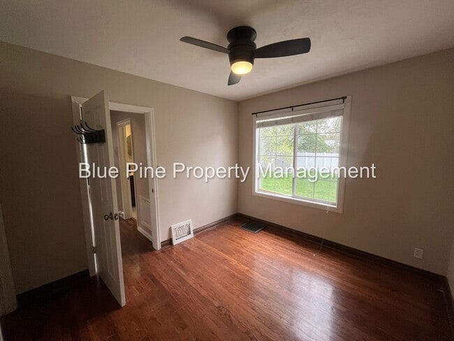 Building Photo - 745 S Higbee Ave