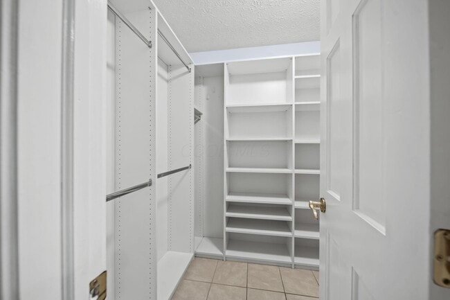Building Photo - 1094 Farrington Dr