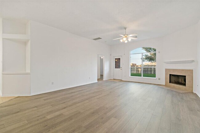Building Photo - 4111 Mustang Rd