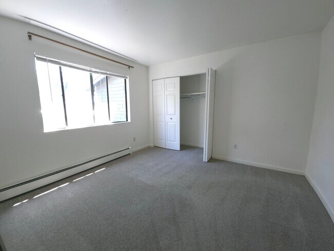 Building Photo - 2645-2647 Pine St