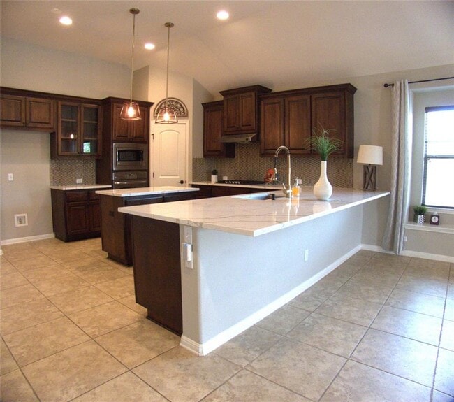 Building Photo - 14400 Senia Bend