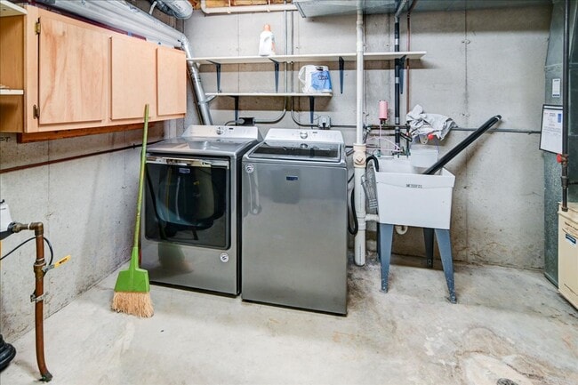 Building Photo - 400 Muirfield Ct