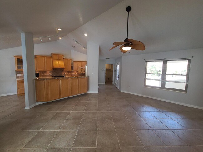 Building Photo - 1905 Catamaran Dr