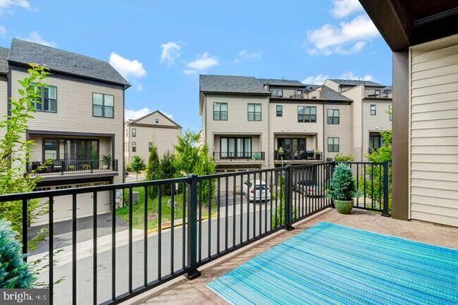 Building Photo - 12258 Sessile Commons